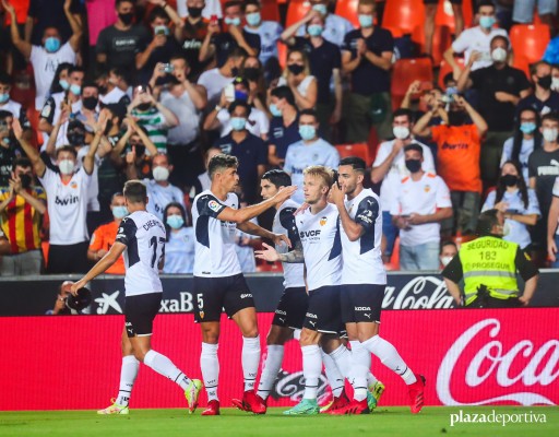 Un muy buen Valencia CF arrolla a un pobre Alavés