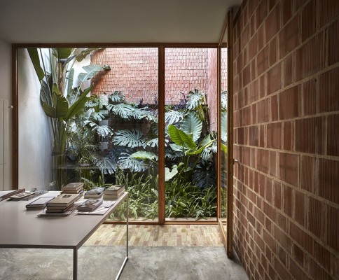 Casa Ricart en Benimaclet: del patio con árbol al barrio con mayor grado de pertenencia 
