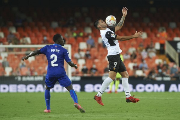 La nueva oferta del Valencia CF podría llegar a los 12 millones por Djene