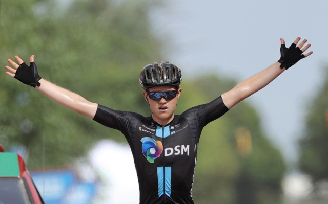 Storer repite en Rincón de la Victoria y Eiking toma la roja de Roglic
