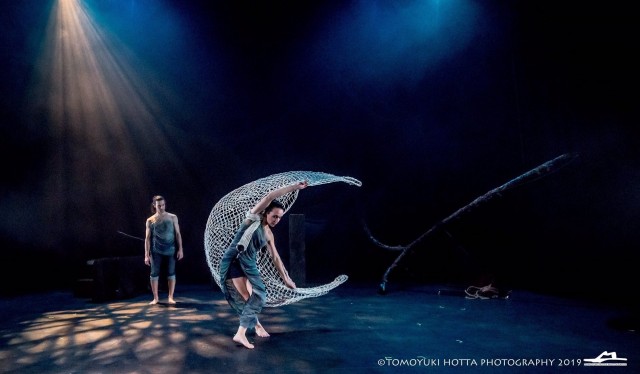 La recta final de Sagunt a Escena empieza con la mezcla de danza, circo y música en vivo de 'Órbita'