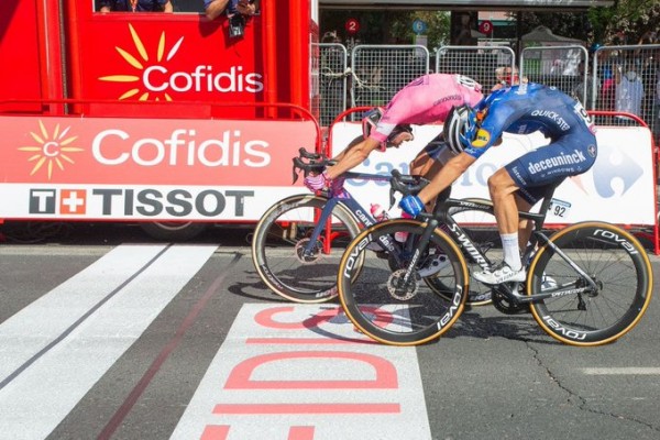 Magnus Cort hace doblete en Córdoba, Eiking mantiene la roja