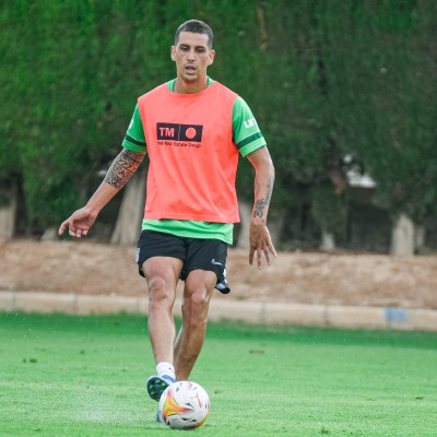 El Elche no permite a Enzo Roco viajar a Chile para jugar con su Selección y se expone a sanciones
