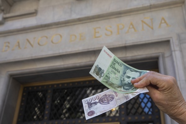 El plazo para cambiar pesetas por euros acaba con un 3,2% sin canjear, unos 1.575 millones de euros