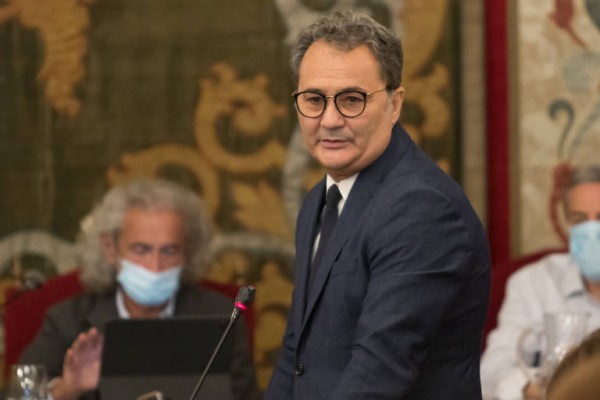 El PSOE acusa a Llopis de 'boicotear' la retirada de amianto en colegios de Alicante