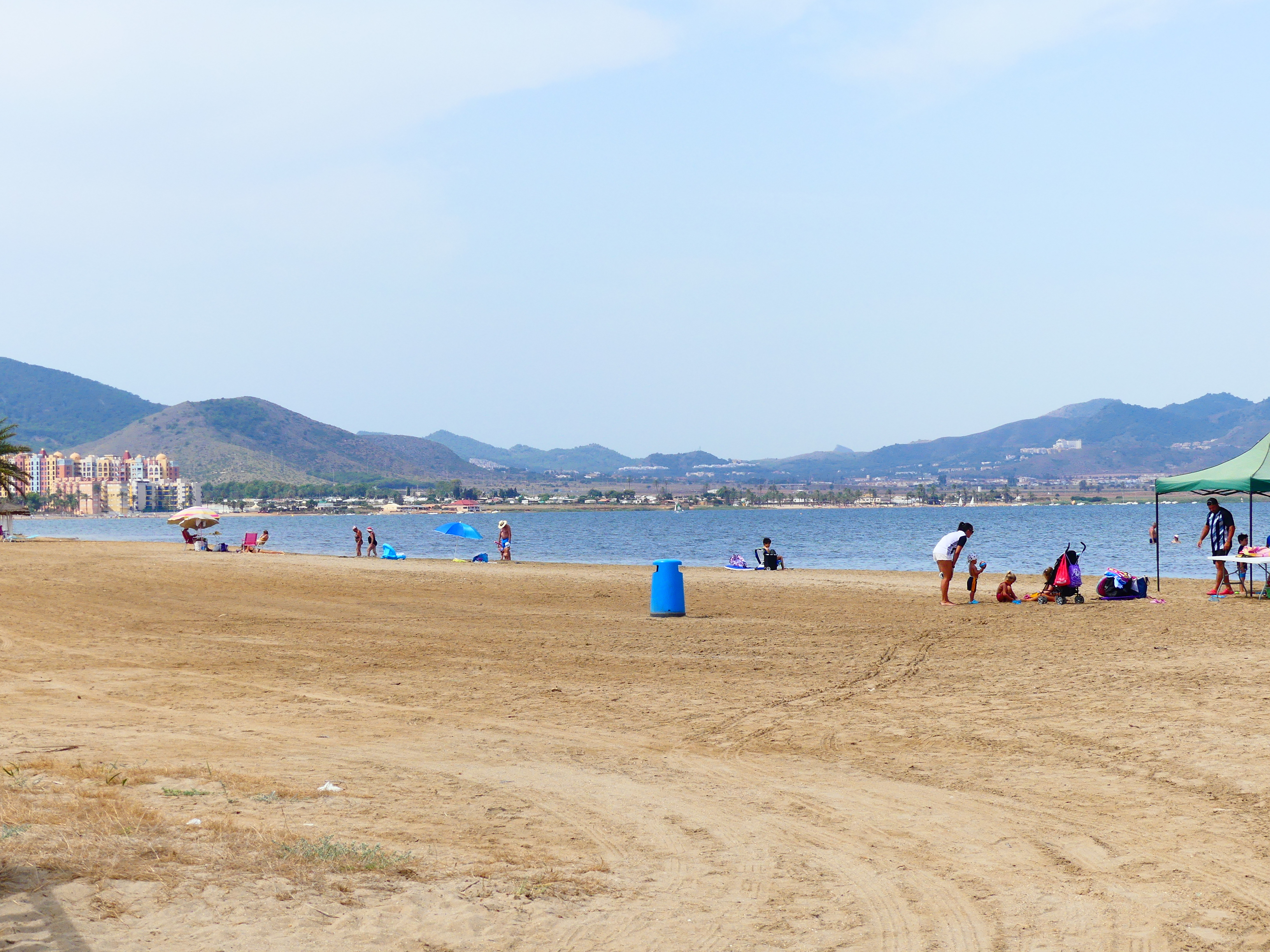 Último zarpazo al Mar Menor: los hosteleros dan la campaña por acabada y ya piensan en reducir plantillas
