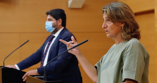 La dramática situación del Mar Menor obliga a Miras y Ribera a enterrar el hacha de guerra