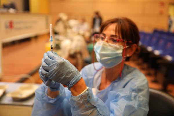 Casi 32 millones de españoles tienen pauta completa de vacunación contra la covid
