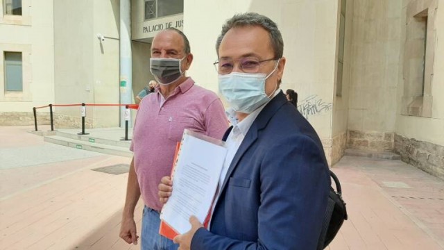 El juzgado rechaza la denuncia contra Barcala por los contenedores y el PSOE persiste: habrá querella