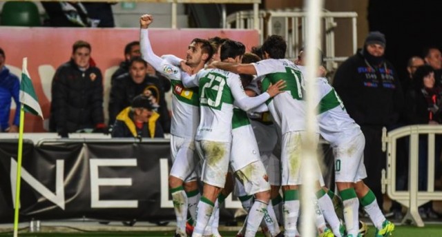 El Elche decide si quiere mirar arriba o mirar hacia abajo