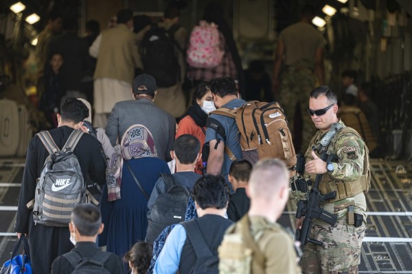 Aumentan a más de 82.000 las personas evacuadas desde Afganistán tras la toma talibán de Kabul