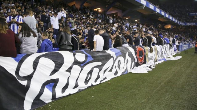 Dos multas de 30.000 euros al Depor por pancarta con lema 