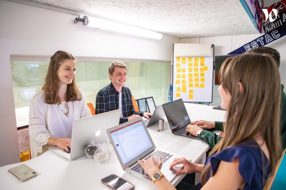 Parte del equipo de WeWard en su sede, en Francia. Foto: WEWARD - 