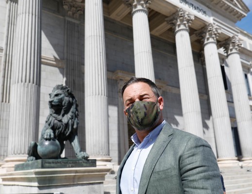 Abascal arremete contra el 