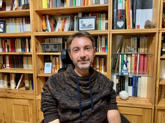 La librería 80 Mundos acoge dos presentaciones organizadas junto a la asociación Alicante LGTBI


