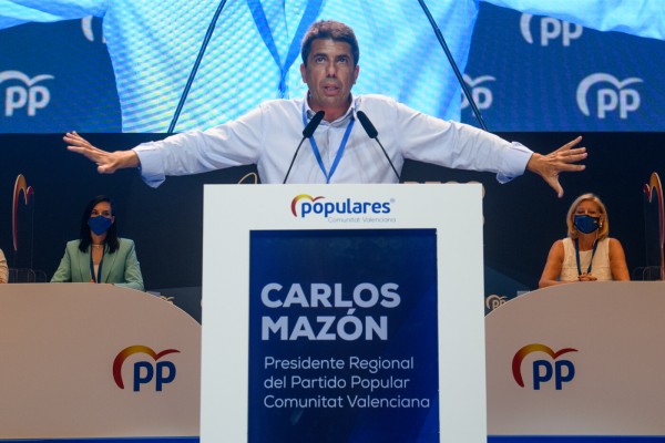 La fuga en Vox agrieta el bloque de derechas y refuerza al PP de Mazón