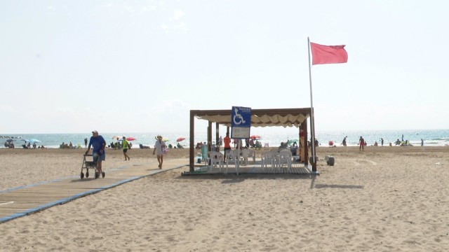 Las playas de El Puig, Puçol y La Pobla de Farnals continuarán cerradas hasta conocer los resultados