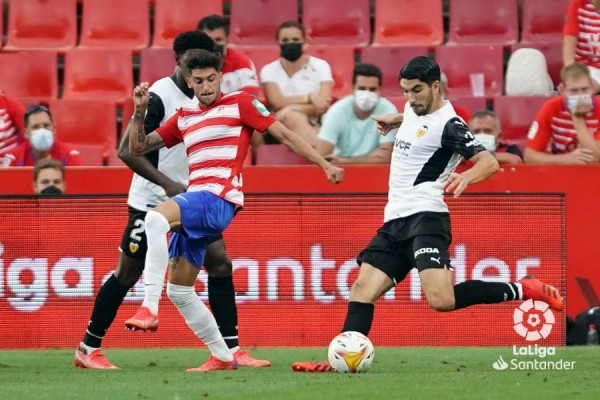 El Valencia CF encuentra la  recompensa a su trabajo 