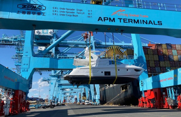 Los trabajadores de la terminal de APM en el Puerto protestan contra la 