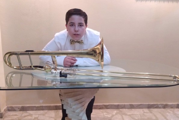 El trombonista burrianense de 14 años Gerard Uría gana el King's Peak International en su categoría