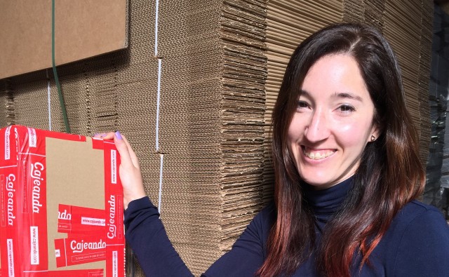 

Cajeando, de Elche, alcanza un stock de un millón de envases con precio para el 'ecommerce'