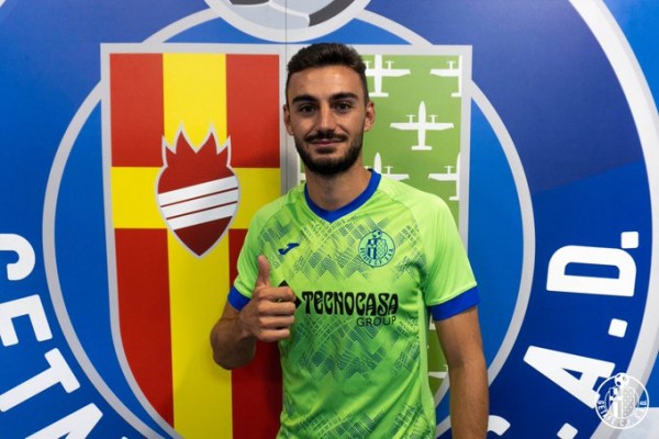 El Valencia enfría el fichaje de Juan Iglesias y el jugador renueva con el Getafe