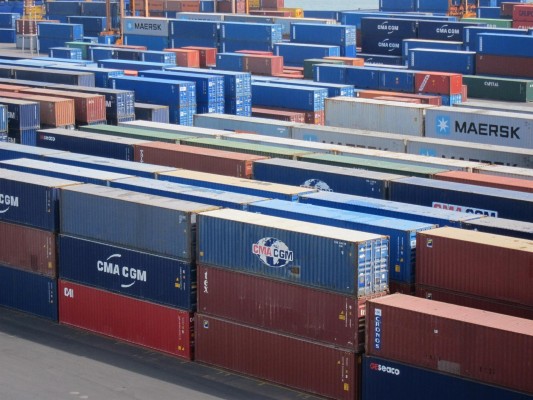 El déficit comercial baja un 28,7% hasta junio por el dinamismo de las exportaciones