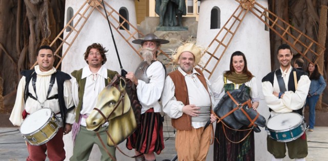 Los textos de Miguel de Cervantes salen a la calle en el Festival de San Javier con un teatro para niños