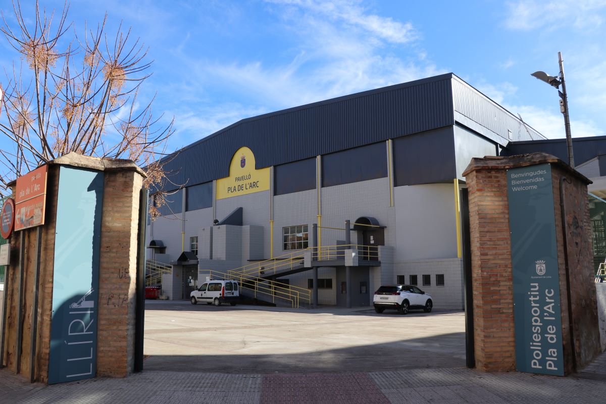 Llíria inicia la reforma del Pabellón Pla de l'Arc para acoger el Mundial de Balonmano Femenino