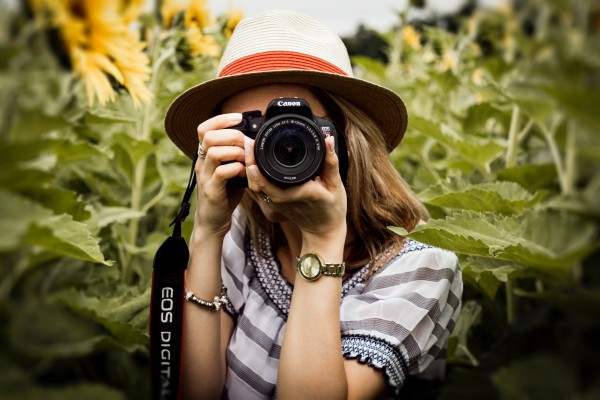 ¡Feliz día de la fotografía 2021!: 5 accesorios imprescindibles para fotógrafos