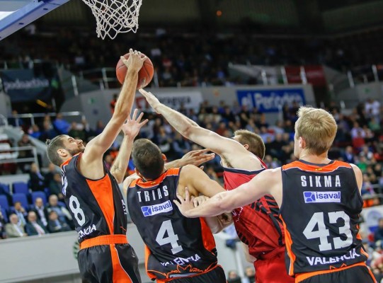 Un Valencia Basket muy superior al CAI mantuvo su impoluta racha de victorias