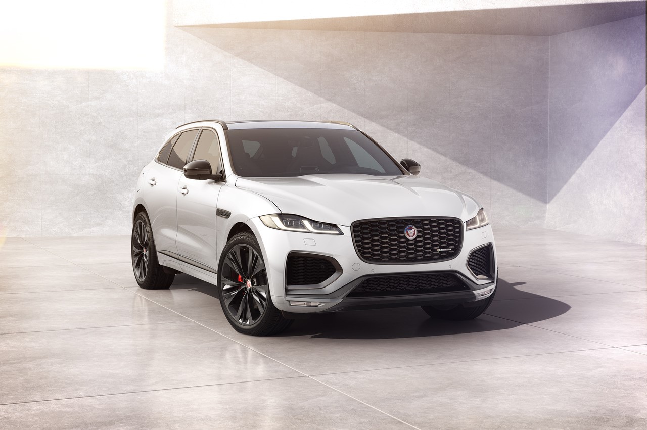 Jaguar F-Pace estrena modelo R-Dynamic Black y tecnología mejorada