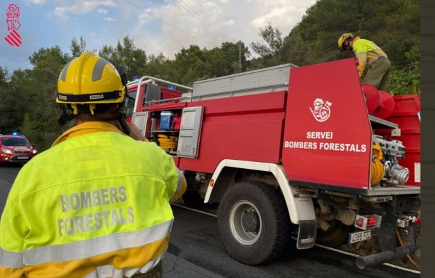 El Puesto de Mando Avanzado se retira de Azuébar tras dar por controlado el incendio forestal