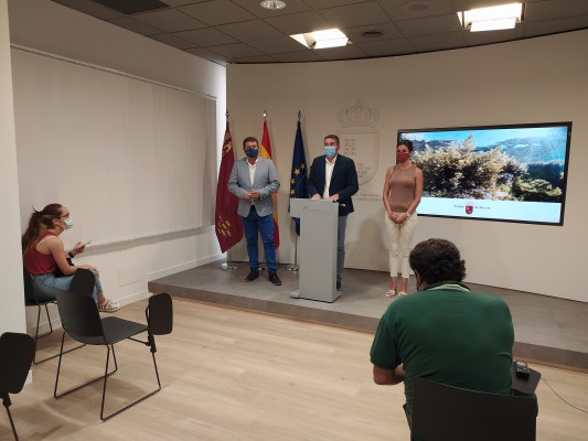 El Gobierno regional llevará a la Fiscalía a la ministra Ribera por la entrada de agua al Mar Menor