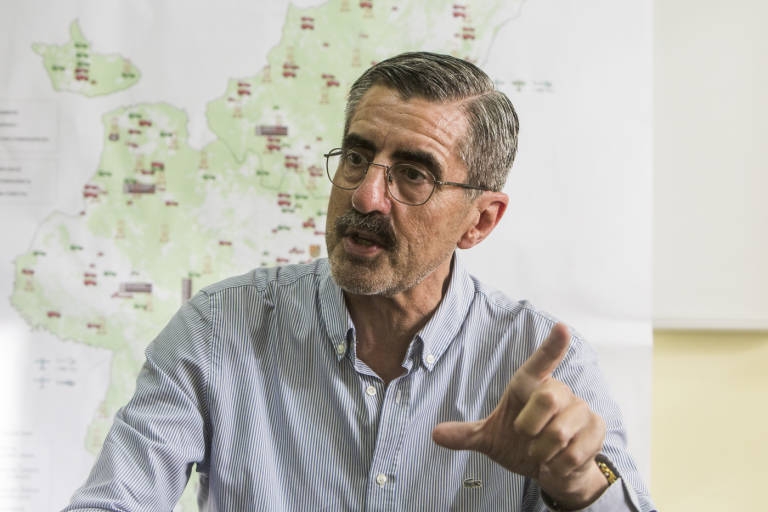 El secretario autonómico de Emergencias pide a los vecinos no acercarse a la zona del incendio