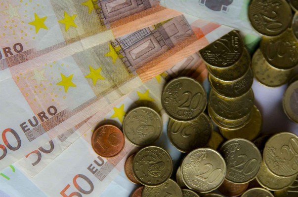 El Tesoro prevé captar este martes hasta 2.000 millones en letras en la última emisión de agosto
