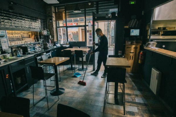 La hostelería y el ocio piden al Consell regular la ventilación en el interior de los locales