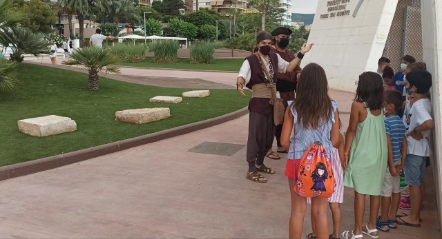 Benicàssim proposa viure un estiu ple de contacontes, visites guiades i cinema