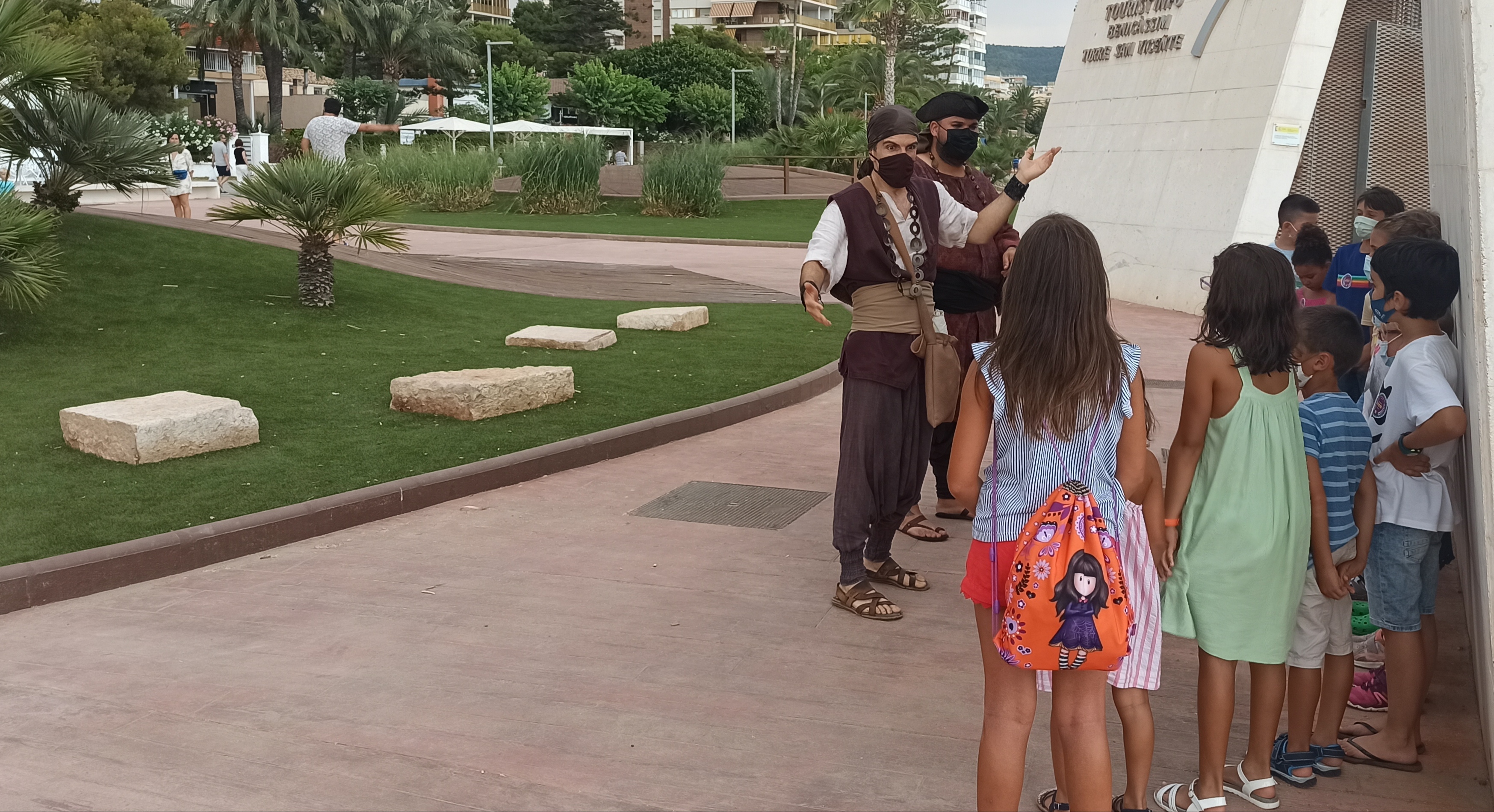 Benicàssim proposa viure un estiu ple de contacontes, visites guiades i cinema