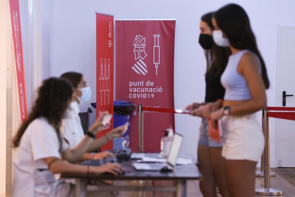 La vacunación encara su recta final con medio millón de dosis, el 58% para adolescentes y jóvenes