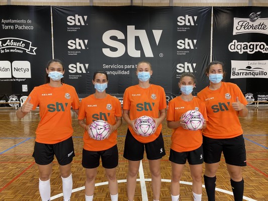 El STV Roldán trabaja en pretemporada con cinco jugadoras del filial a las órdenes de Peñaranda