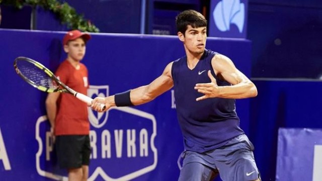 Alcaraz pasa por encima del brasileño Monteiro y está a un paso del cuadro final en Cincinnati
