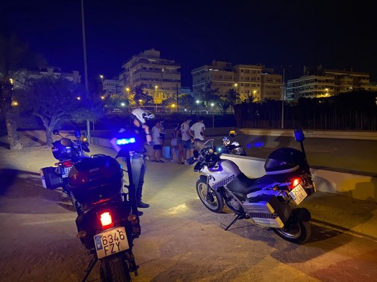Más botellones que pirotécnica en una Nit de L'Albà tranquila y con pocas 'carretillas'