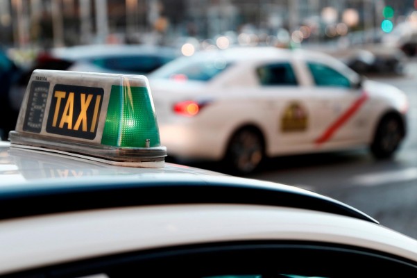 El Ayuntamiento de Castelló renueva por dos años el servicio de taxi a demanda