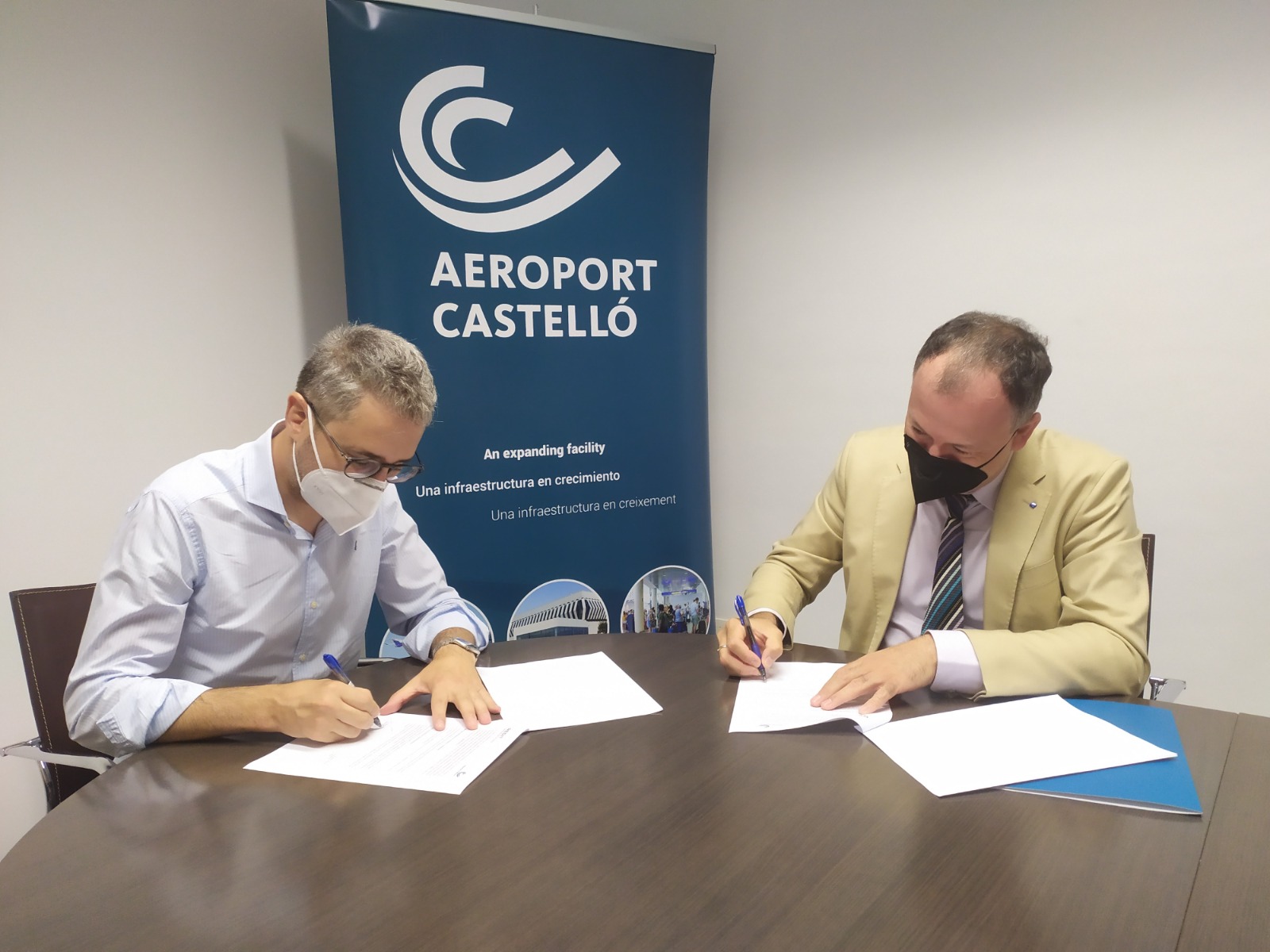 Aerocas y Redit se unen para crear oportunidades de negocio para el sector aeronáutico