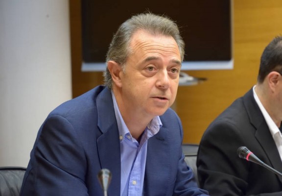 El dilema de las licencias de radio y TDT vuelve a manos de Vidal