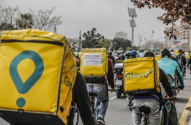 Entra en vigor la Ley Rider, que pretende acabar con los falsos autónomos entre los repartidores
