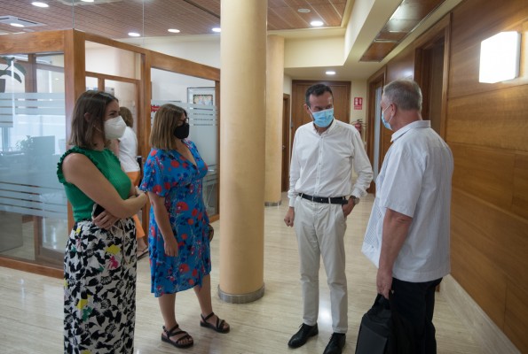 El primer escollo que tiene que superar la AVPT en Elche: encontrar una veintena de funcionarios de la zona
