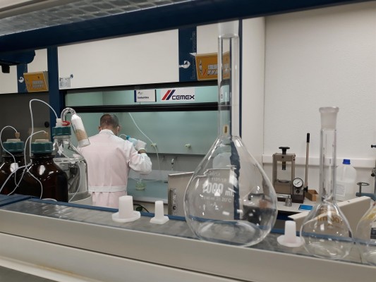 Cemex inaugura las nuevas instalaciones de su laboratorio central en Buñol