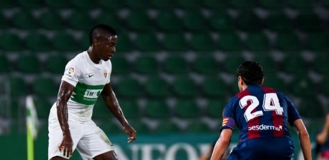 El Elche completa la retaguardia pero aún debe reforzar medio campo y ataque